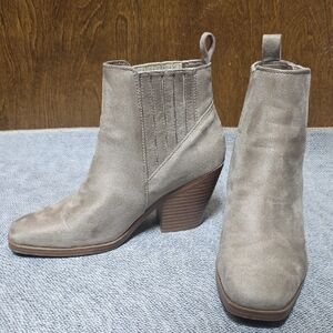 Stylish Beige Ankle Boots